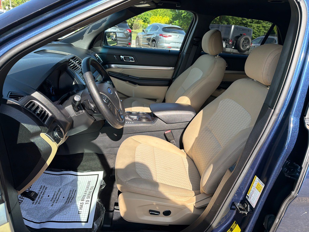 2017 Ford Explorer Image 11