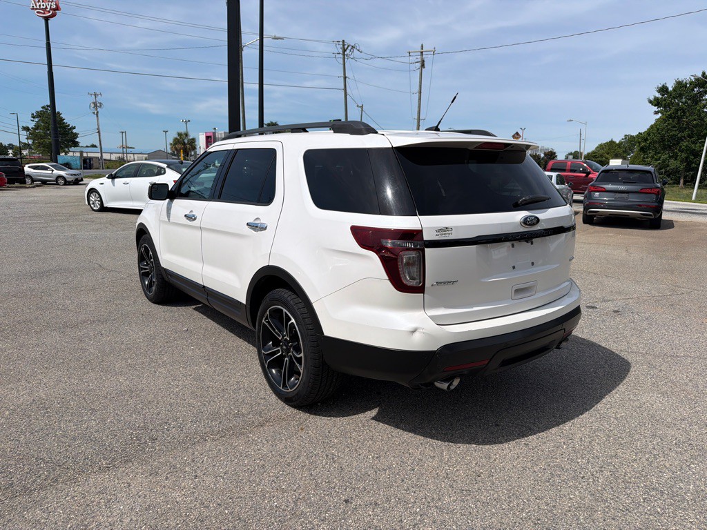 2014 Ford Explorer Image 2
