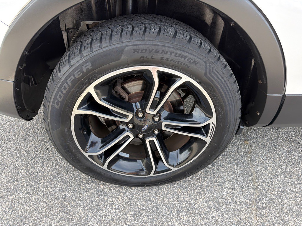 2014 Ford Explorer Image 9