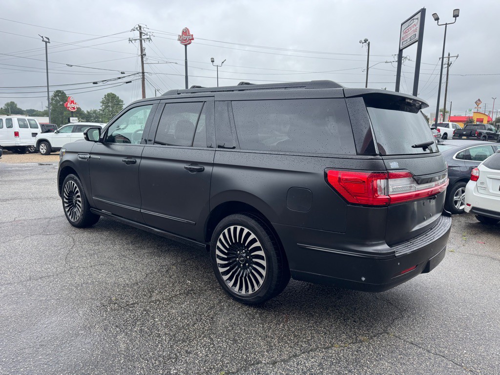 2019 Lincoln Navigator Image 3