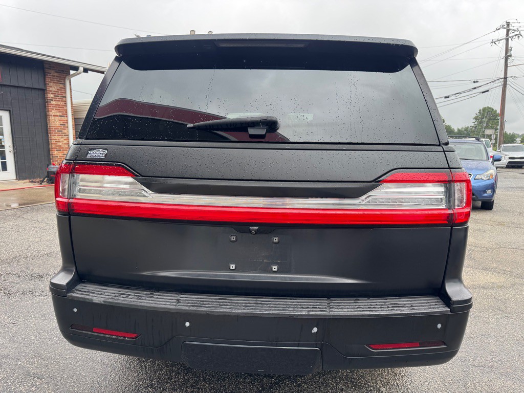 2019 Lincoln Navigator Image 4