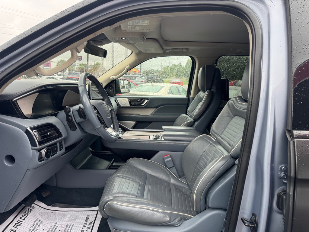 2019 Lincoln Navigator Image 8