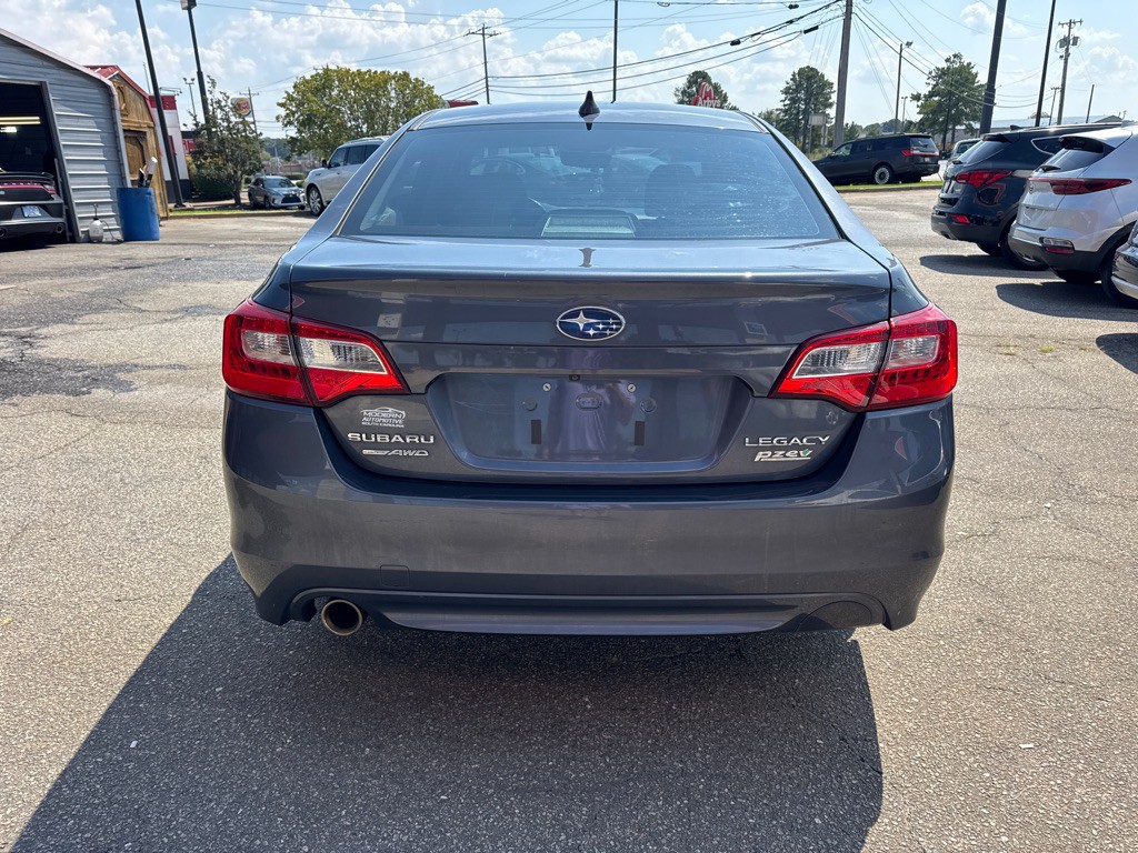 2017 Subaru Legacy Image 3
