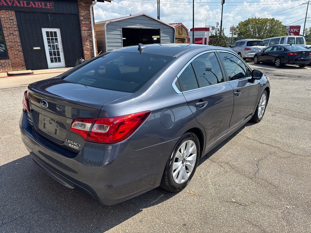 2017 Subaru Legacy Image 4