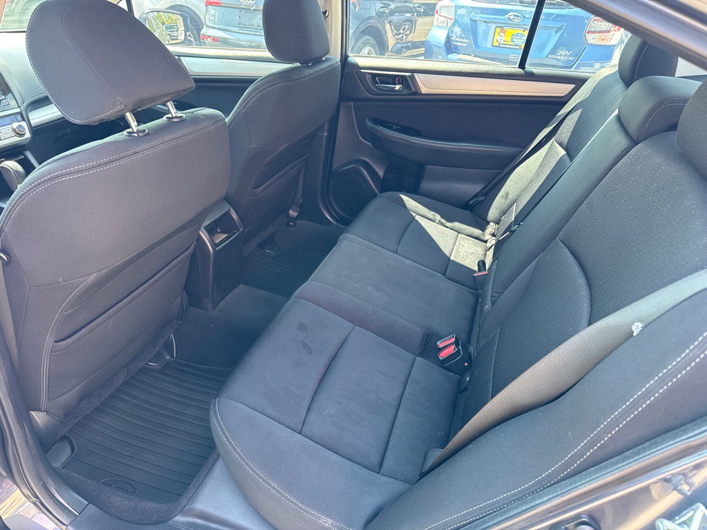 2017 Subaru Legacy Image 7