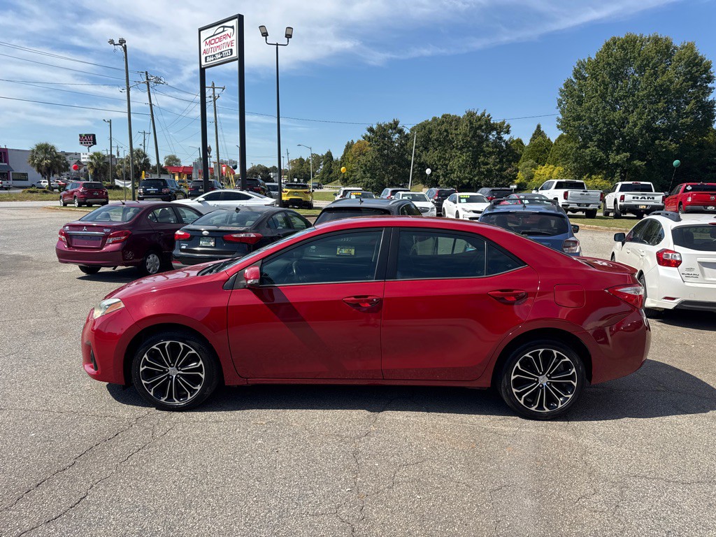2015 Toyota Corolla Image 2