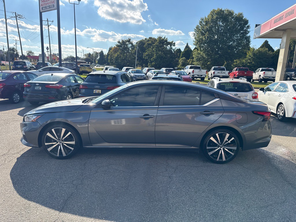 2022 Nissan Altima Image 2
