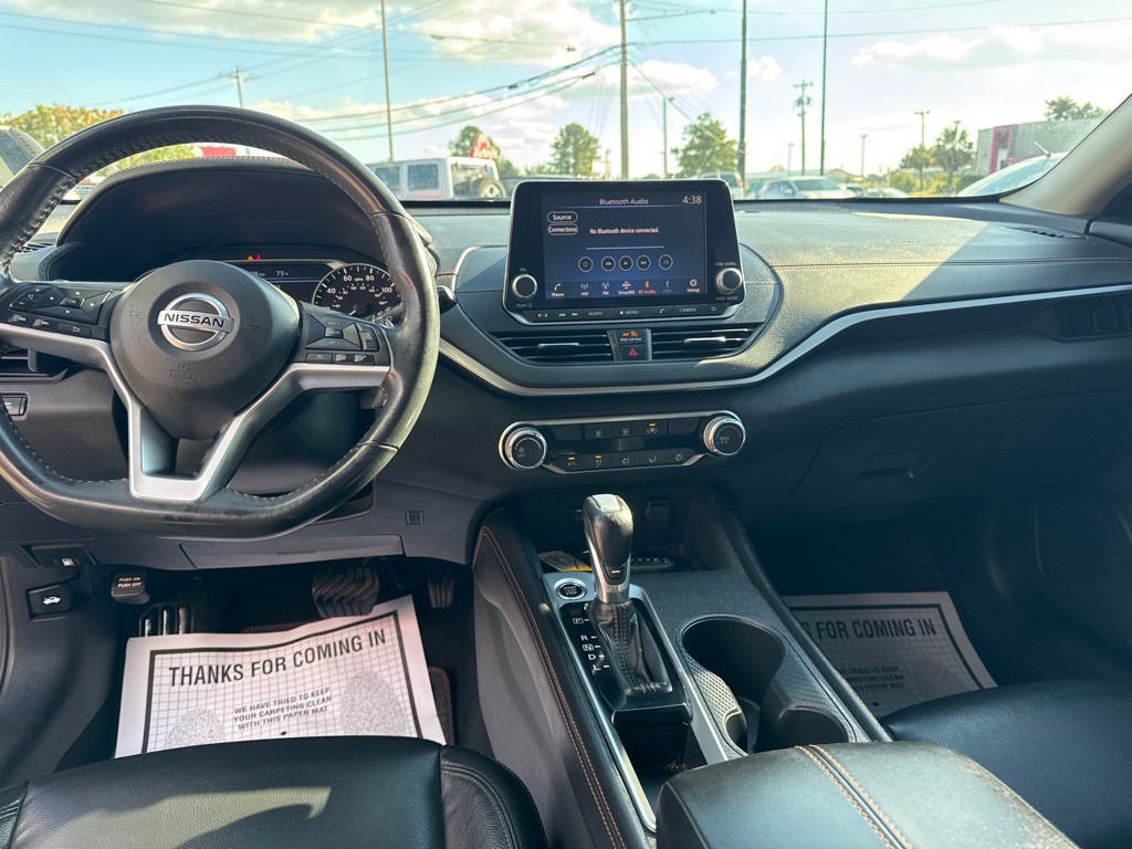 2022 Nissan Altima Image 9