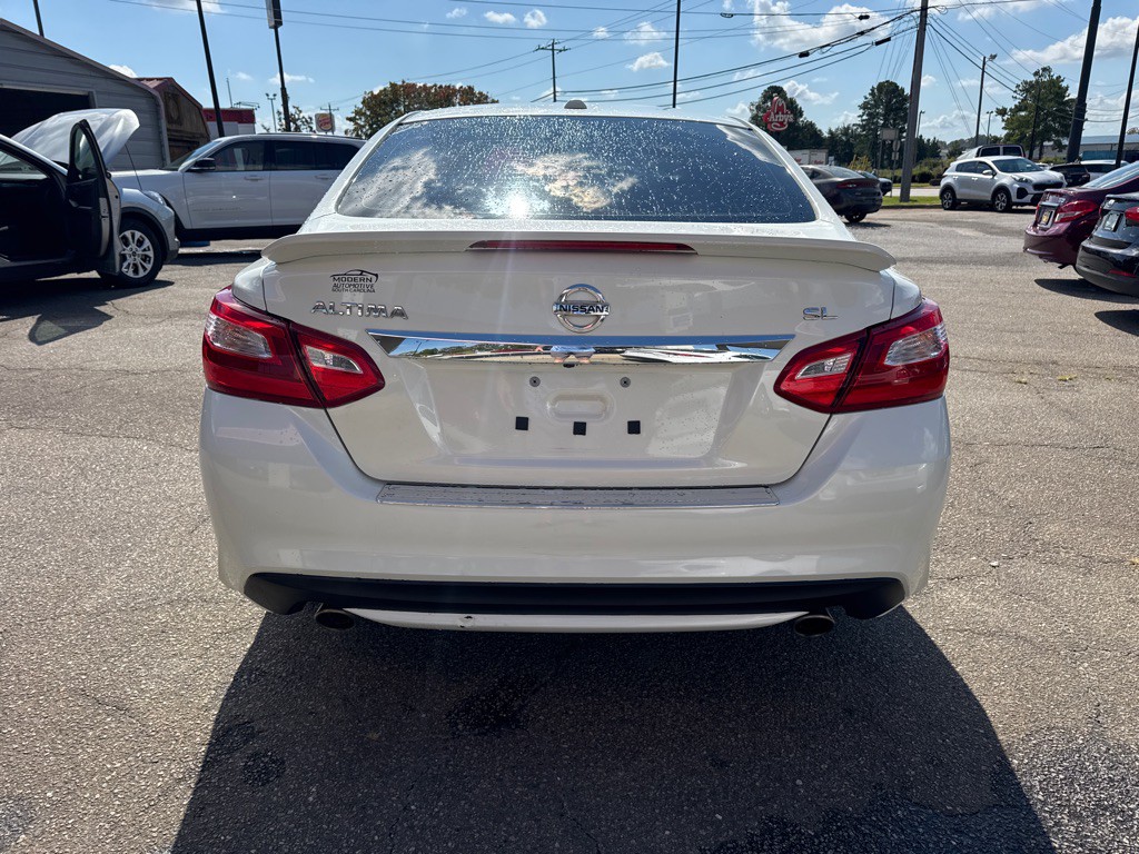 2016 Nissan Altima Image 4