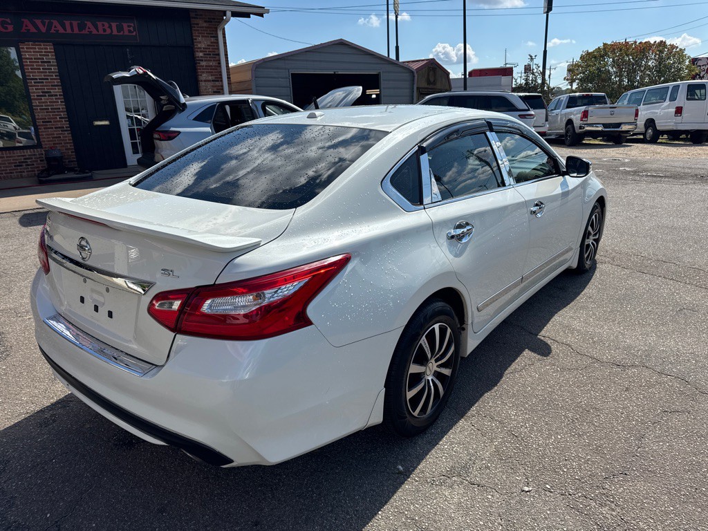 2016 Nissan Altima Image 5