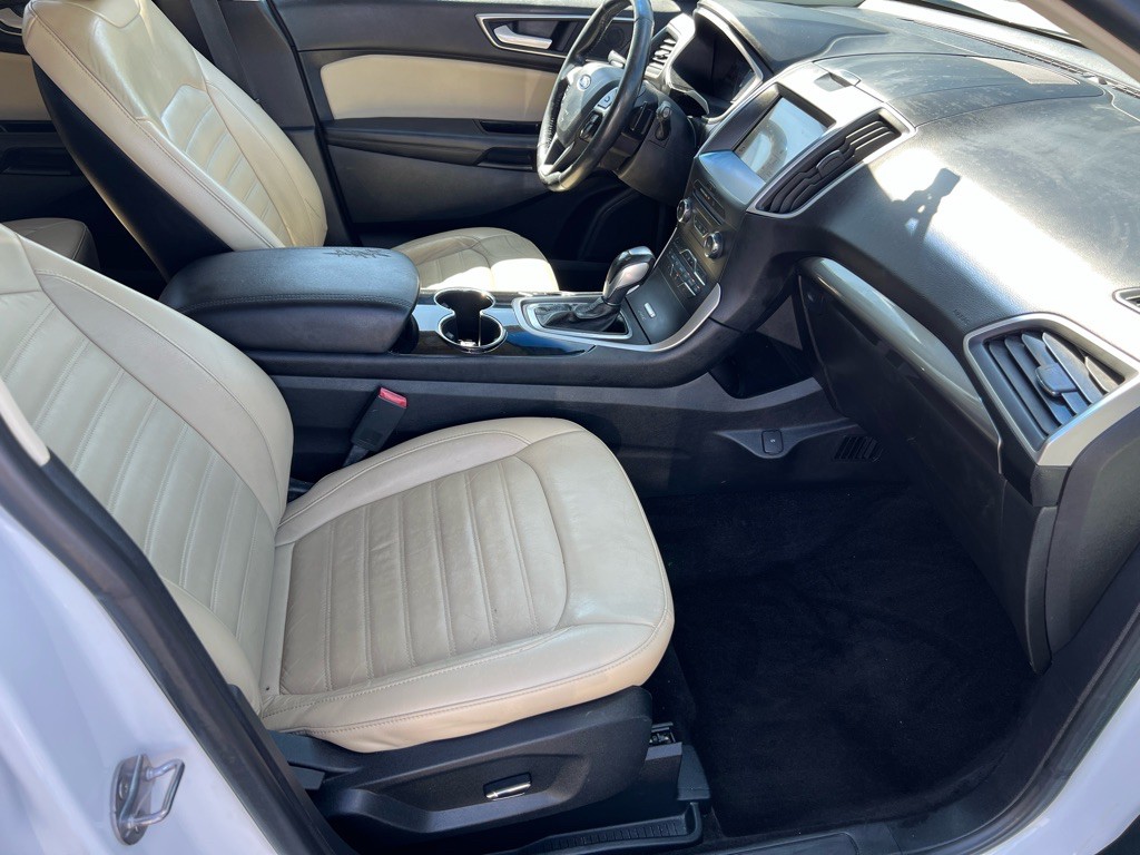 2016 Ford Edge Image 10