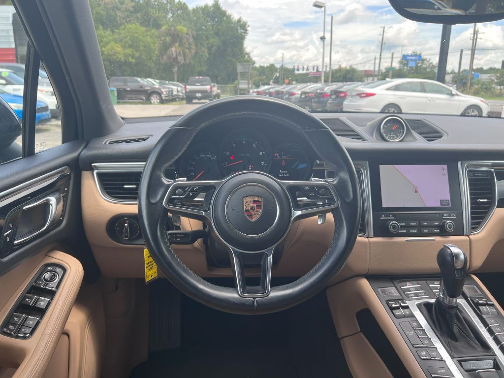 2017 Porsche Macan Image 13