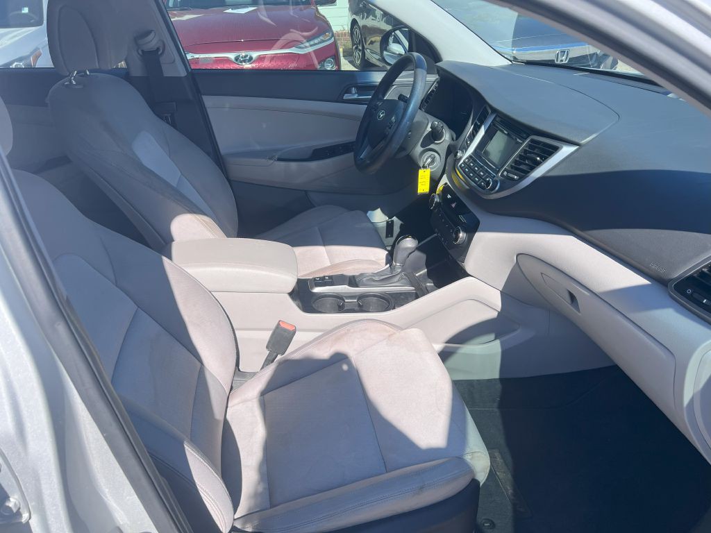 2016 Hyundai Tucson Image 10