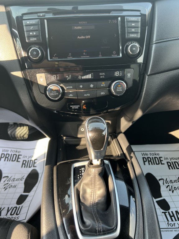 2019 Nissan Rogue Image 17