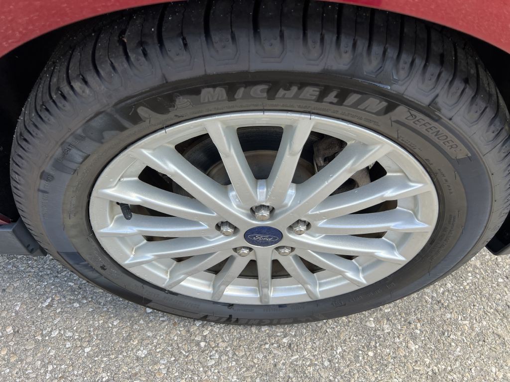 2015 Ford C-Max Image 17