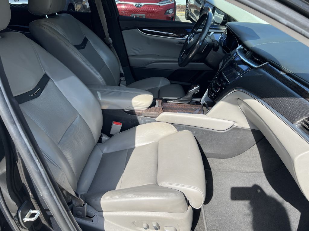 2013 Cadillac XTS Image 10