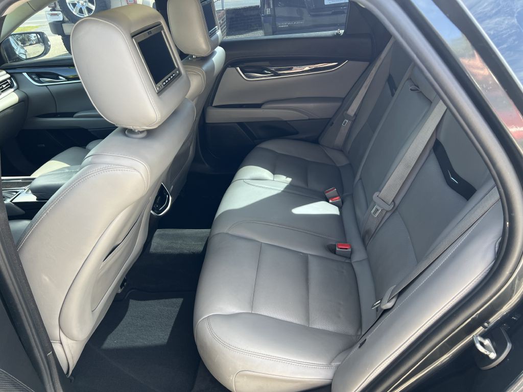 2013 Cadillac XTS Image 12