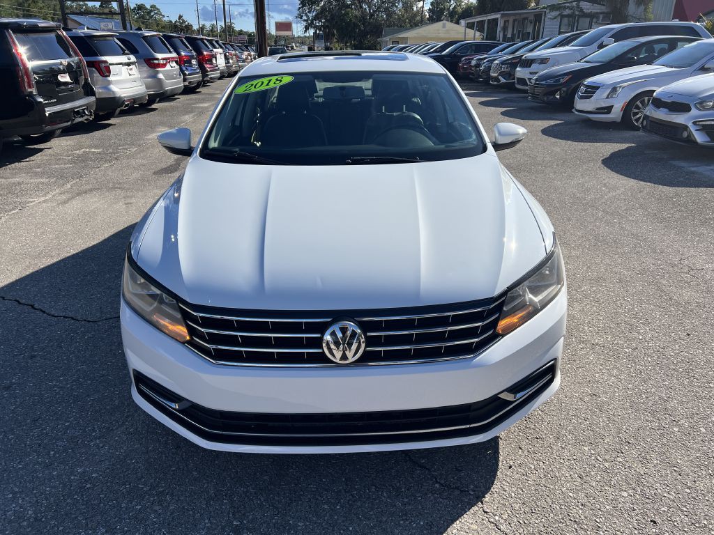 2018 Volkswagen Passat Image 2