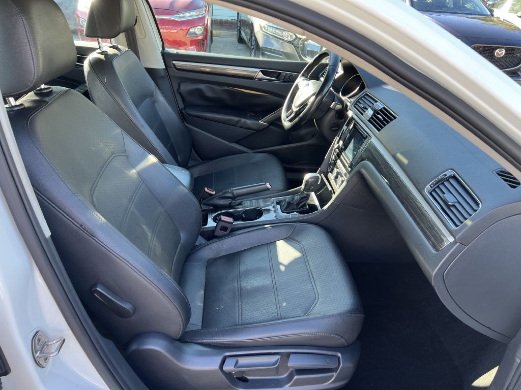 2018 Volkswagen Passat Image 10