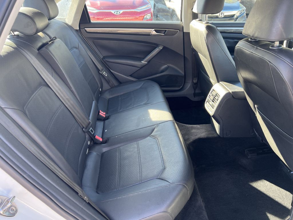 2018 Volkswagen Passat Image 11