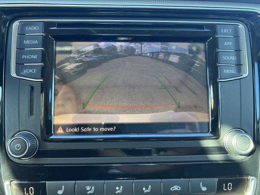 2018 Volkswagen Passat Image 16