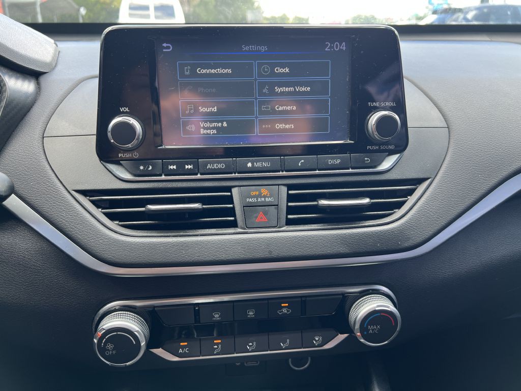 2021 Nissan Altima Image 15