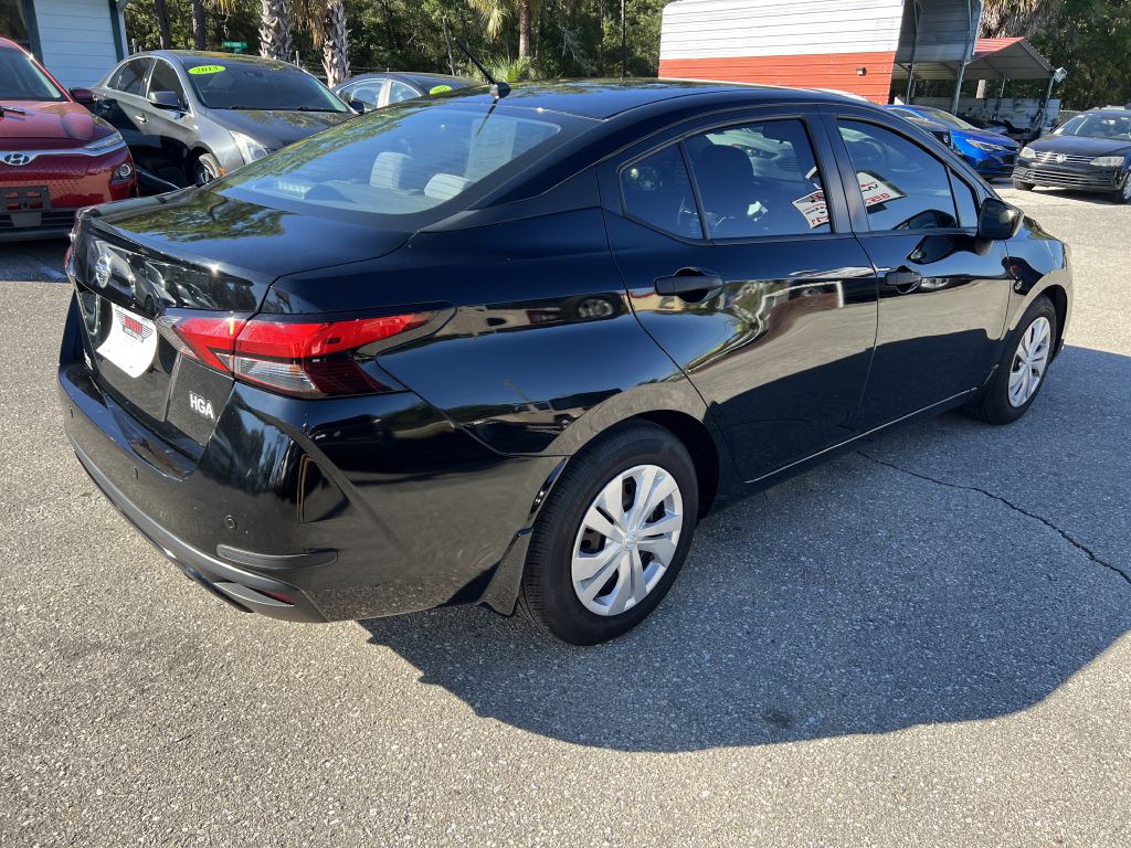 2020 Nissan Versa Image 5