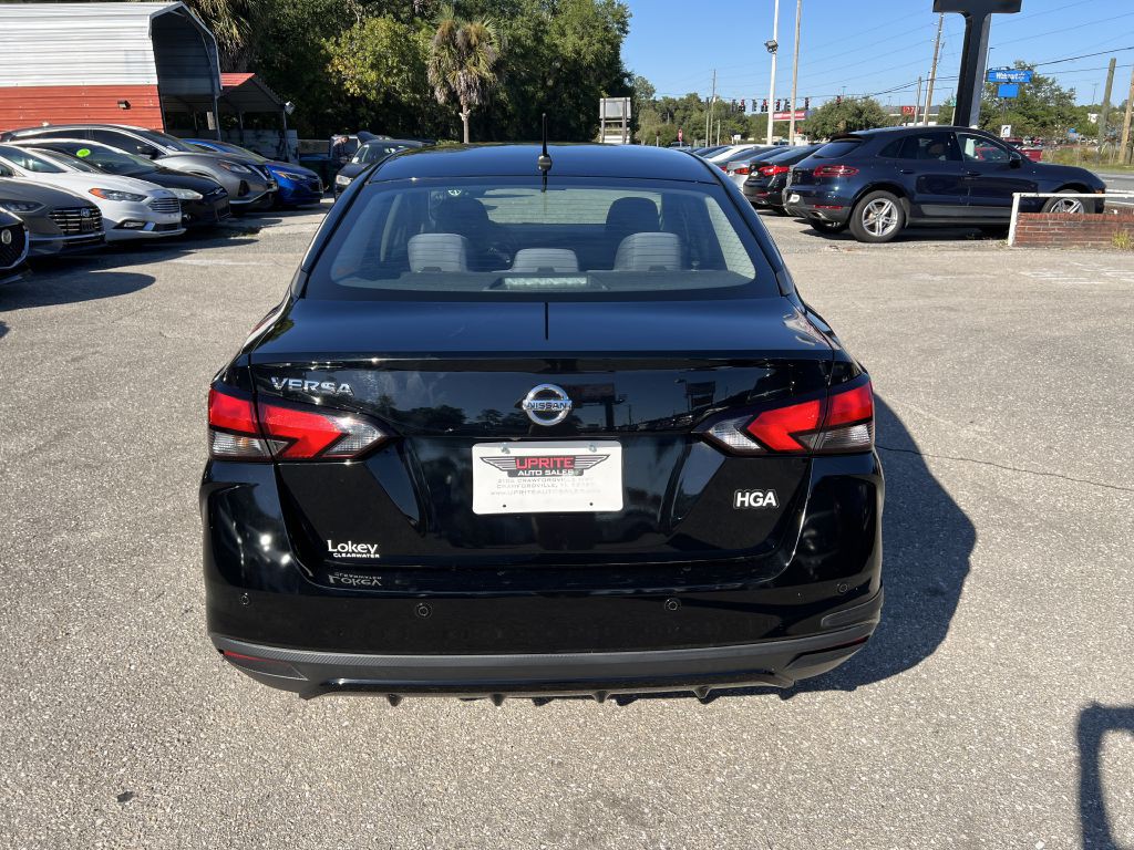 2020 Nissan Versa Image 6