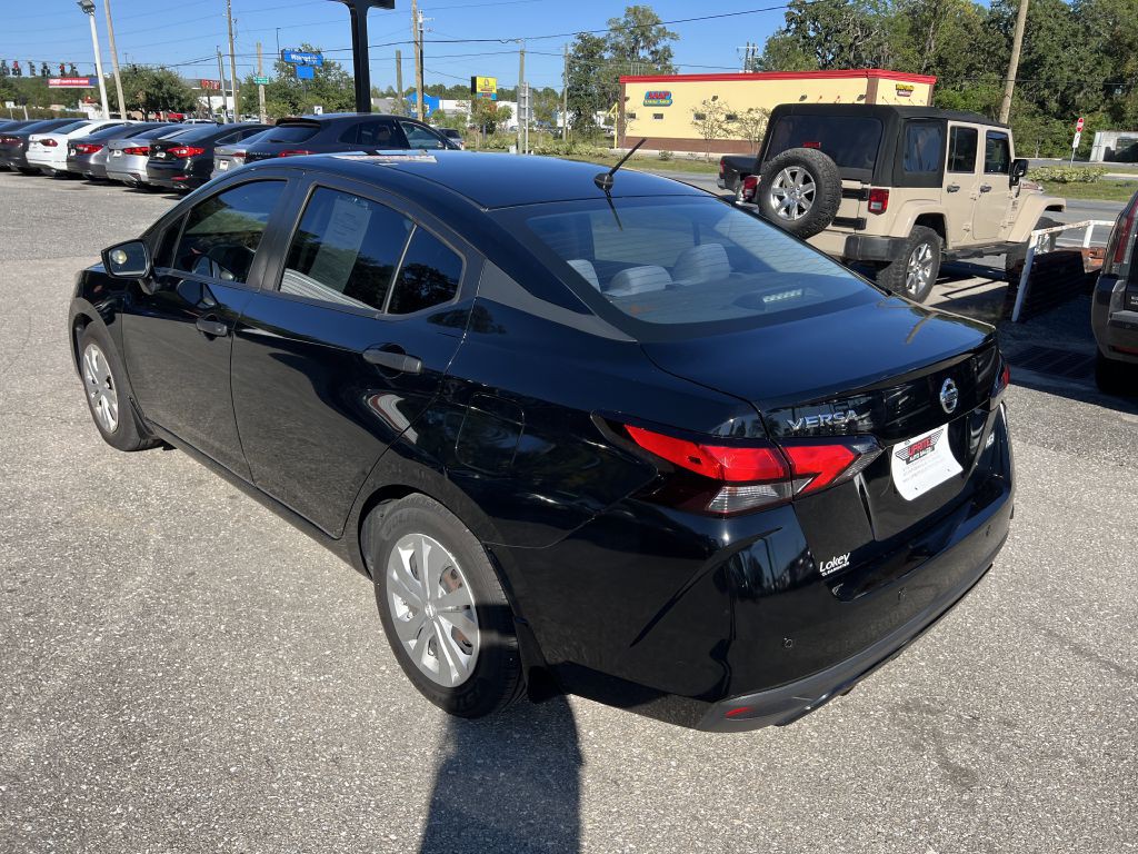 2020 Nissan Versa Image 7
