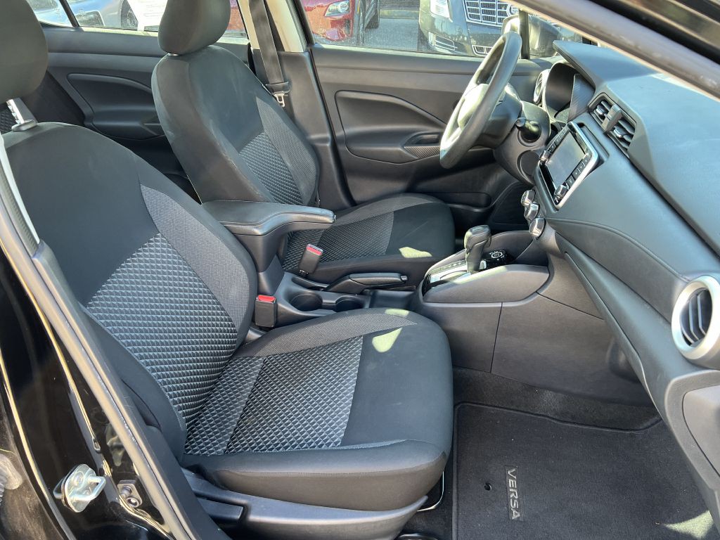 2020 Nissan Versa Image 10