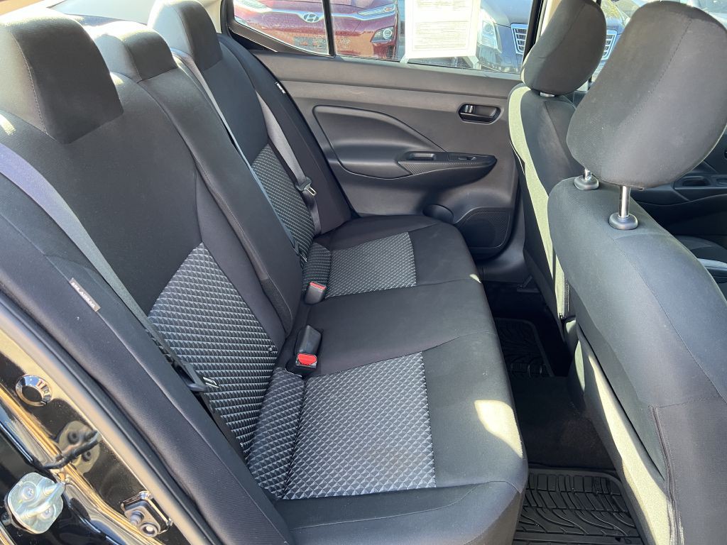 2020 Nissan Versa Image 11