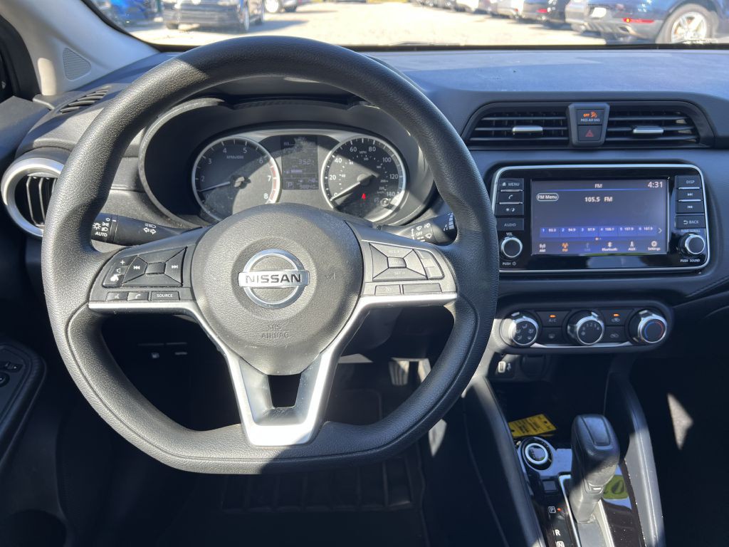 2020 Nissan Versa Image 13