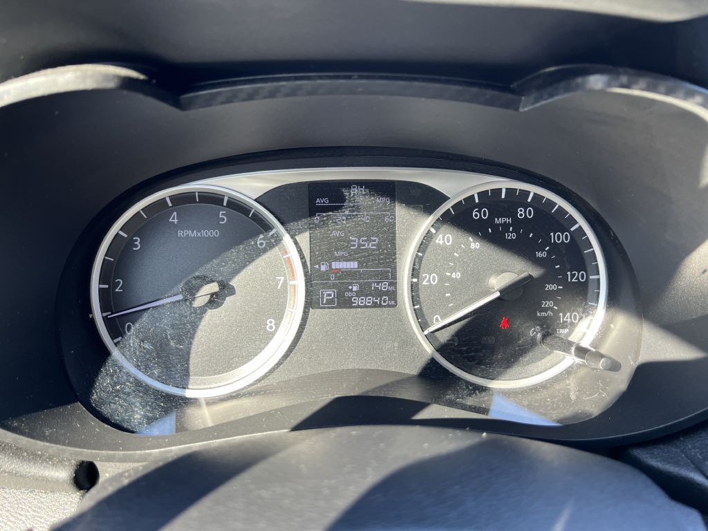 2020 Nissan Versa Image 14