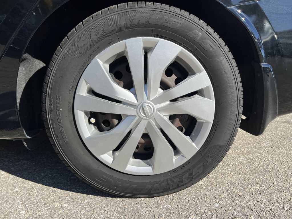 2020 Nissan Versa Image 19