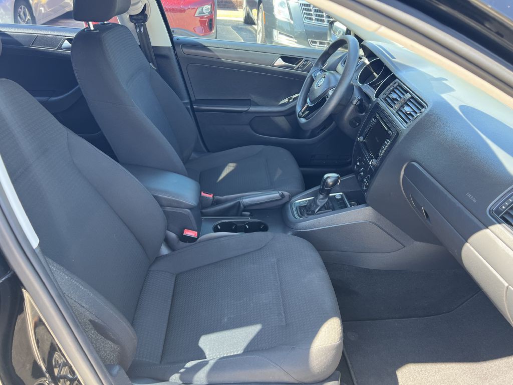 2015 Volkswagen Jetta Image 10