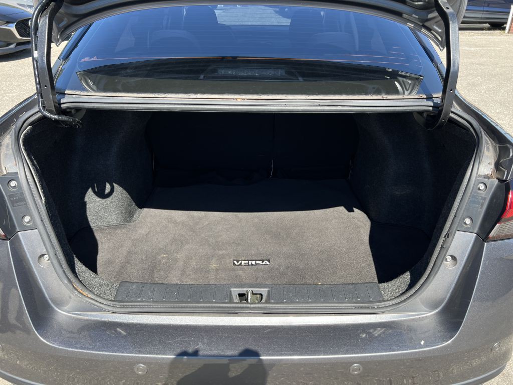 2020 Nissan Versa Image 18