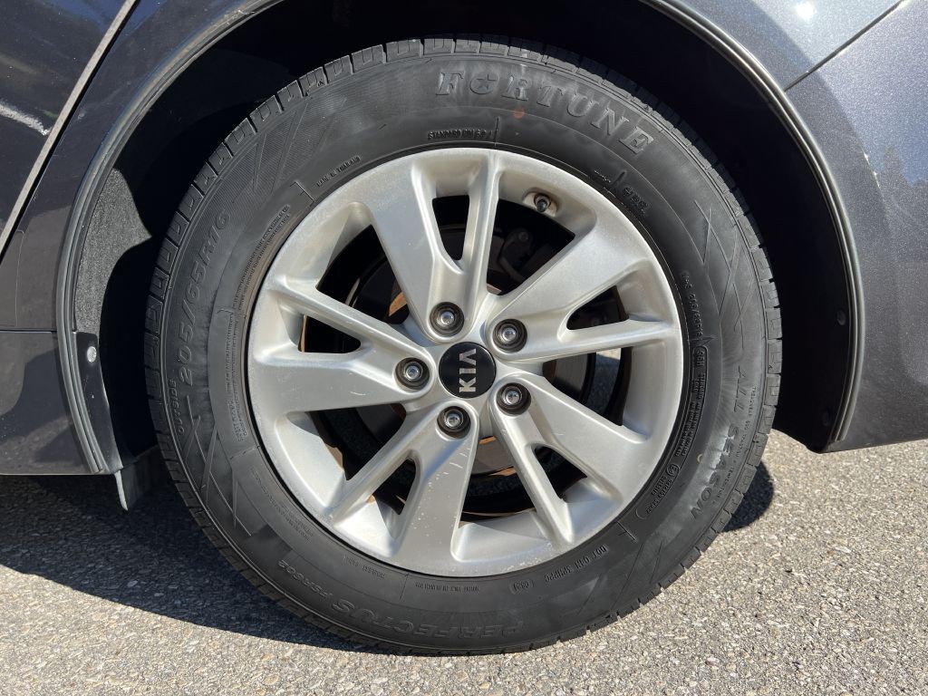 2017 Kia Optima Image 18