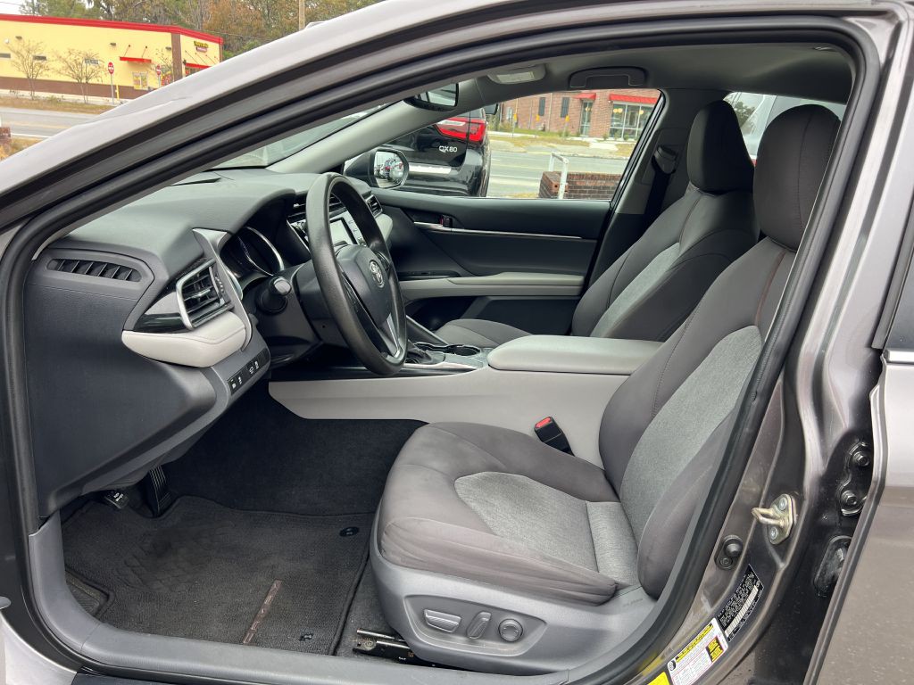 2020 Toyota Camry Image 9