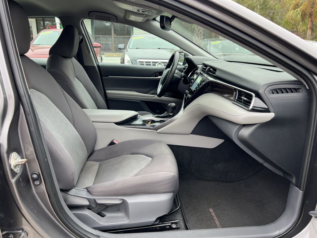 2020 Toyota Camry Image 10