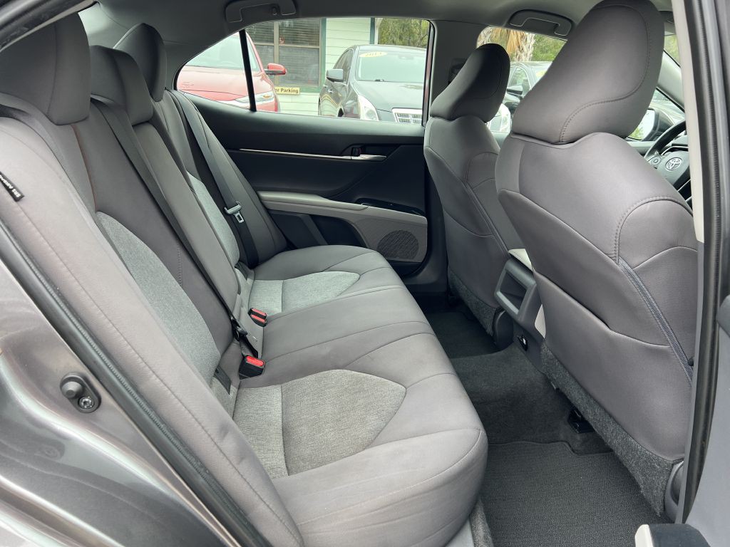 2020 Toyota Camry Image 11