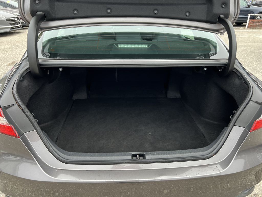 2020 Toyota Camry Image 18