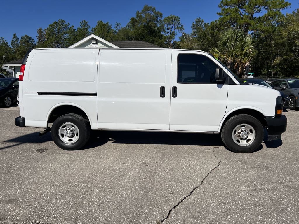 2020 Chevrolet Express Image 4