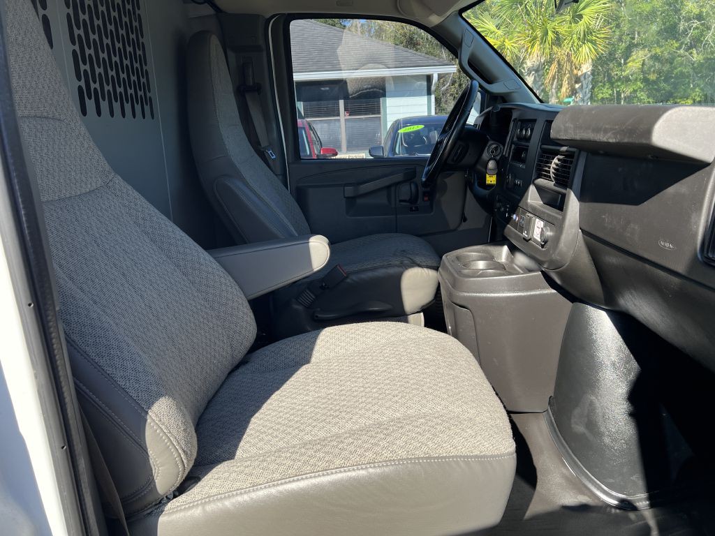 2020 Chevrolet Express Image 10