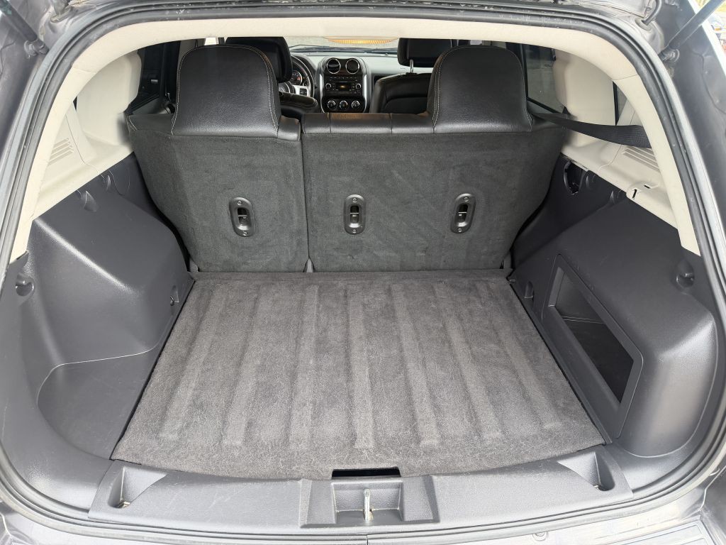 2017 Jeep Compass Image 17