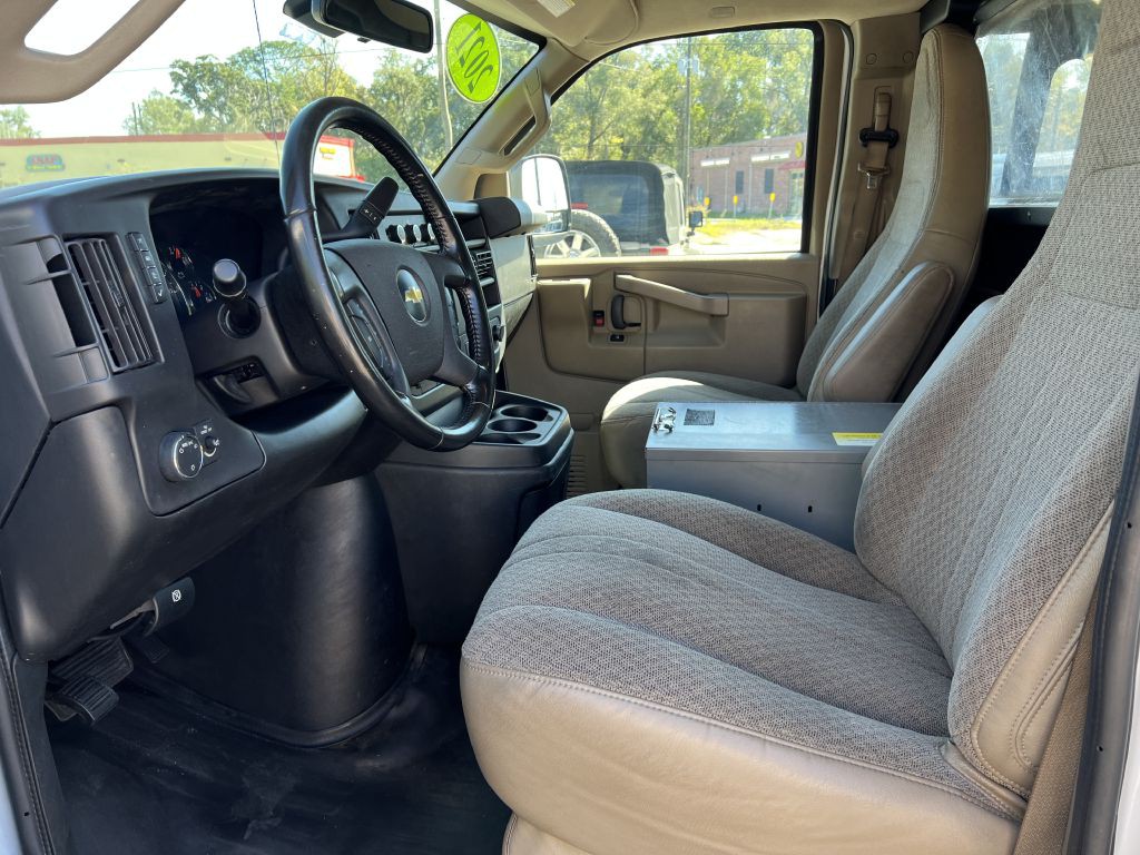 2021 Chevrolet Express Image 9
