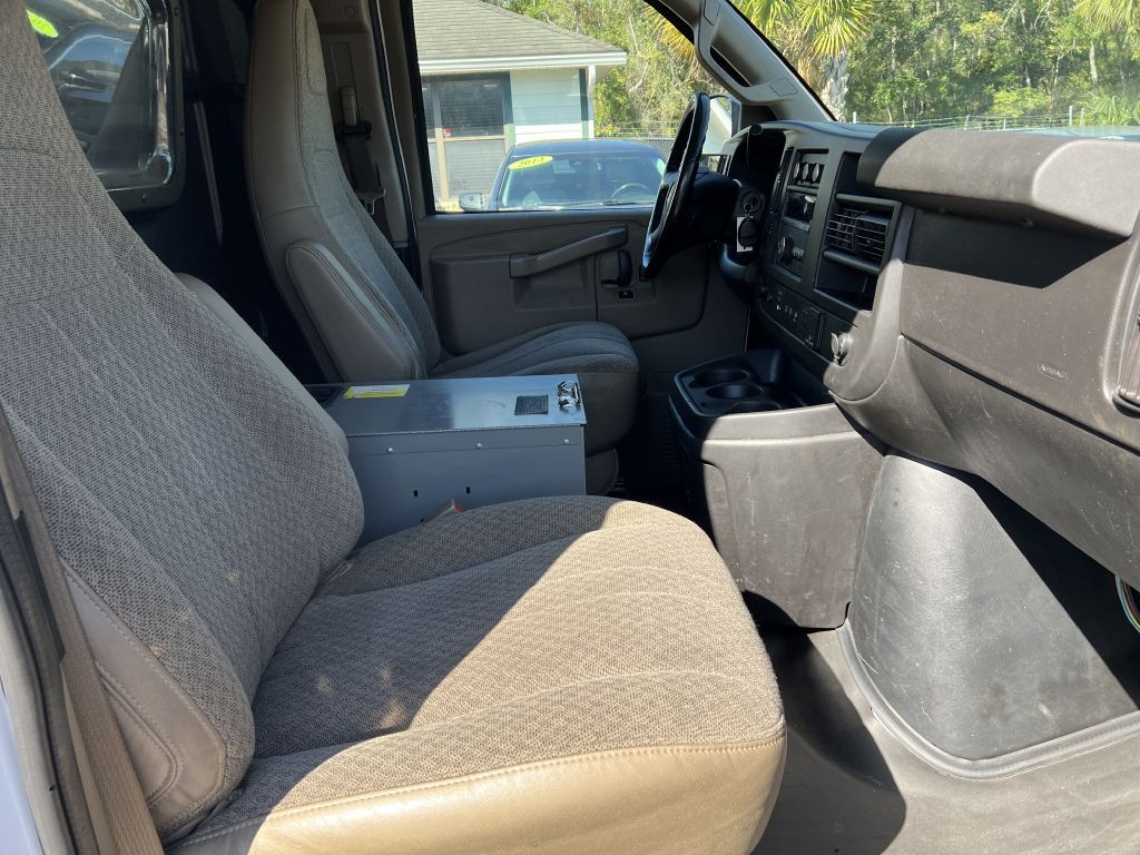 2021 Chevrolet Express Image 10