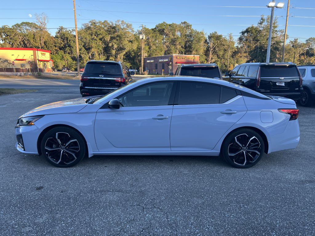 2024 Nissan Altima Image 8