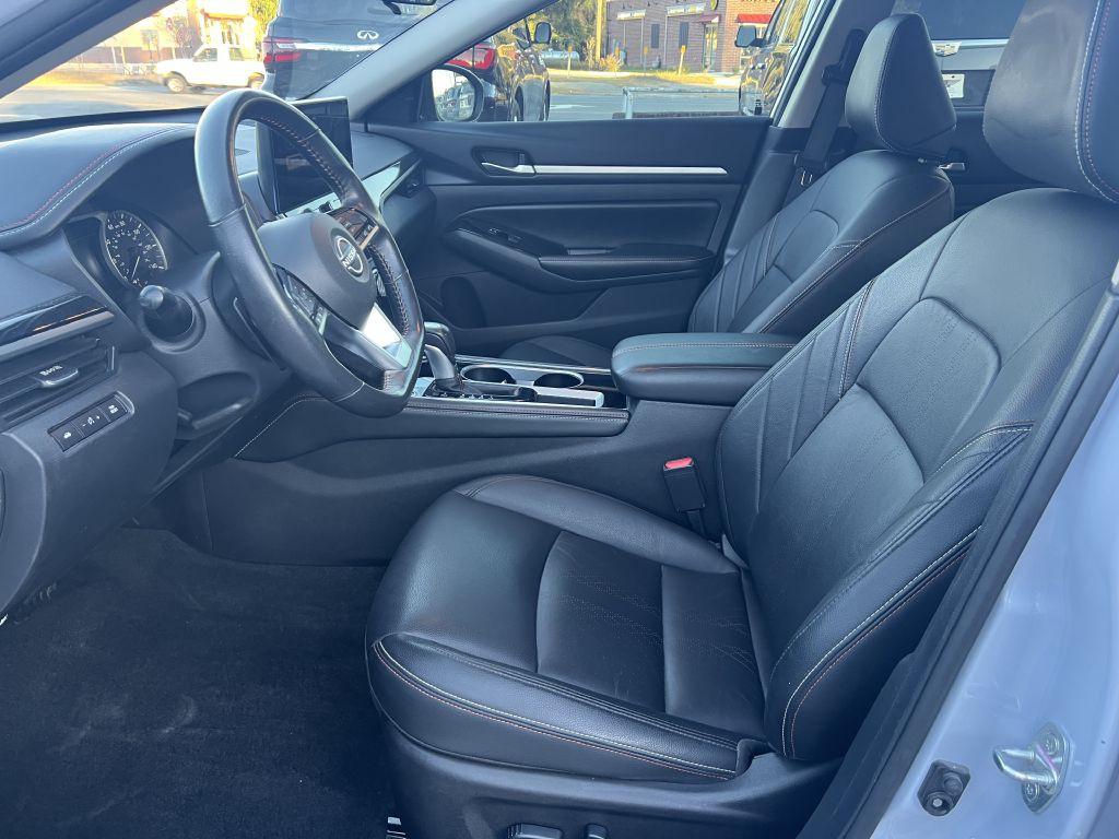 2024 Nissan Altima Image 9