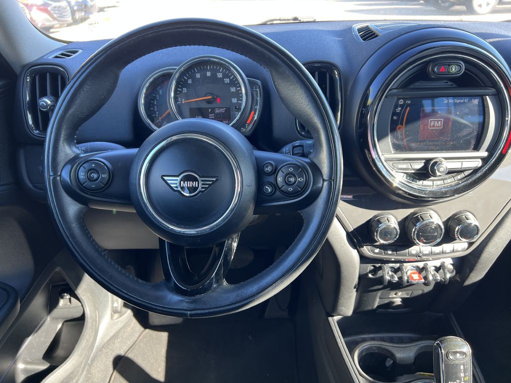 2020 MINI Cooper Image 13