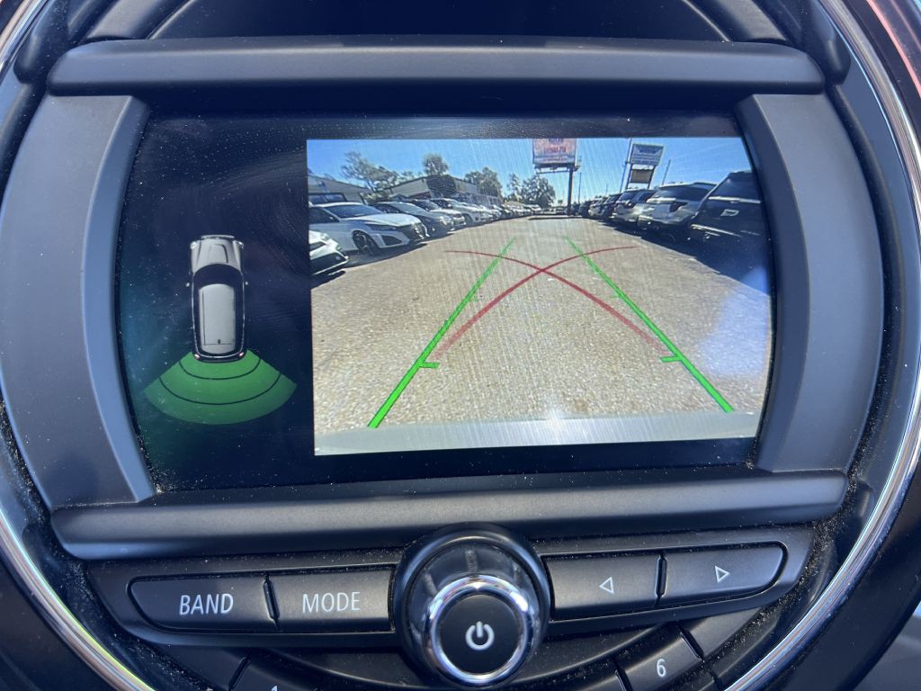 2020 MINI Cooper Image 16